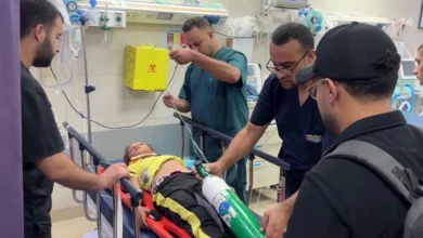 شهيد ومصابون في غزة والصحة العالمية تندد بمنع دخول الدواء للقطاع