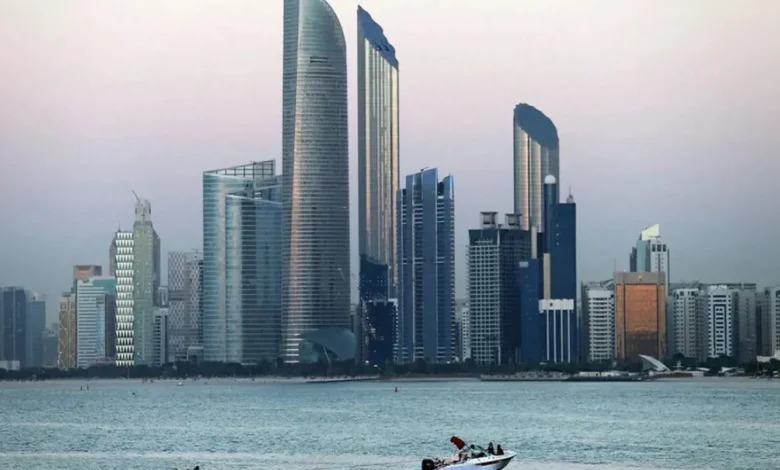 تأسيس الشركات في أبوظبي... كيف تسعى الإمارة إلى تسريع الانتقال إلى التشغيل؟