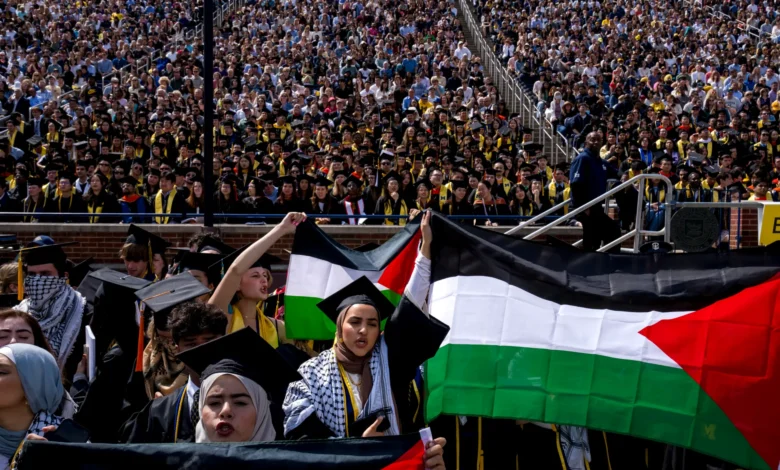 فلسطين كلفتهم وظائفهم.. كيف عاقبت جامعات أمريكا وكندا أساتذتها؟