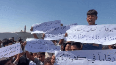 نازحو غزة يحتجون مع اقتراب الشتاء: الخيام لا تحمي من البرد والمطر