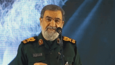 رضائي: إيران تمر بمرحلة صعبة والمفاوضات جدية