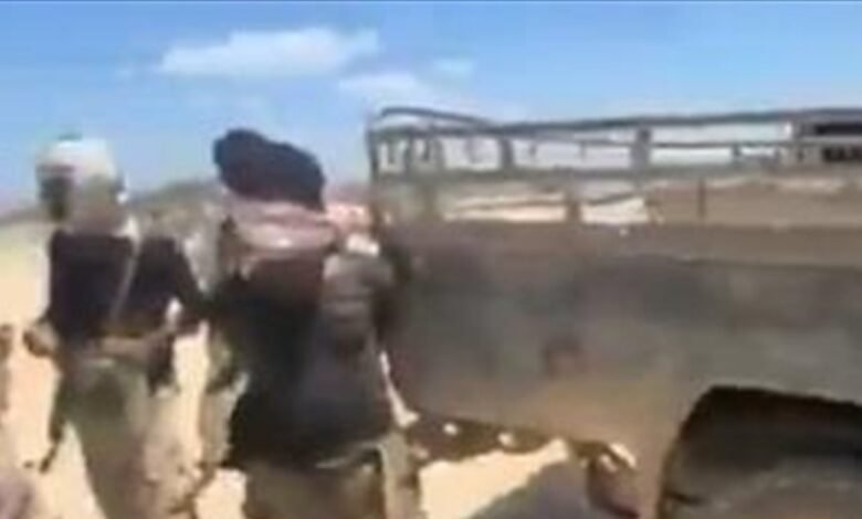 بالفيديو... أسر "حوثيين" في باب المندب