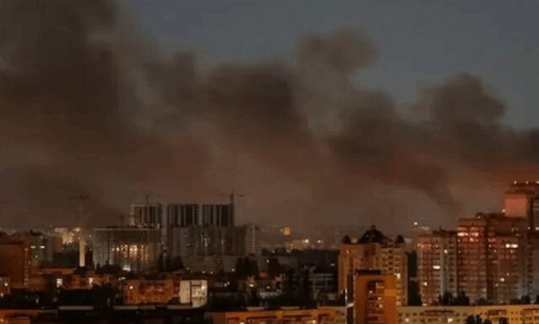 كييف تدعو السكان إلى الاحتماء في الملاجئ وزيلينسكي يحذّر من هجوم واسع
