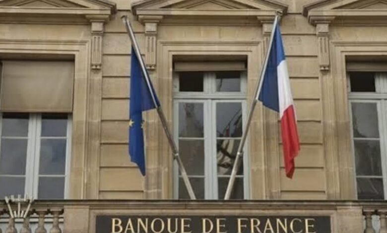 ماذا يحدث في فرنسا؟ "جرس إنذار" يهزّ سوق السندات