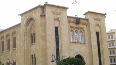 تباعد وتباينات بين "نائبتين"