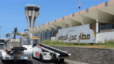 بعد تهديد الطيران المدني.. تحرك يمني ضد تسليح الحوثيين