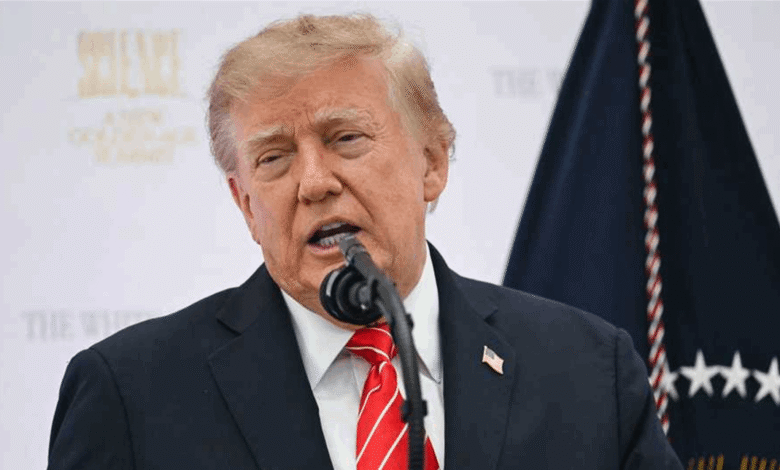 ترامب يلوّح بالمشاركة في ضرب الحوثيين بعد استهداف مطار الرياض
