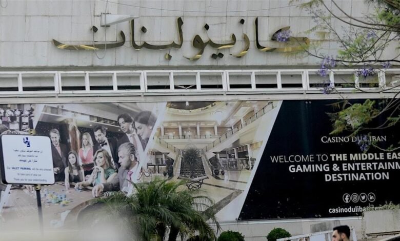 في الكازينو.. طلبٌ غير متوقّع من "سياسي"!