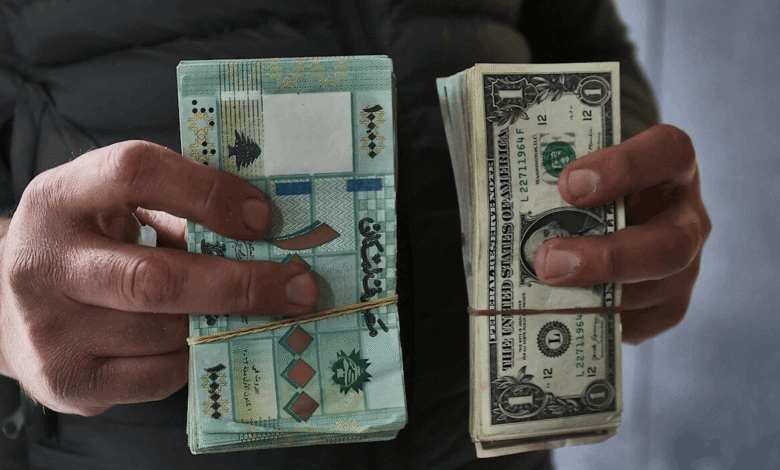 تراجع التحويلات بنسبة 30%.. هل شريان لبنان المالي مُهدّد؟