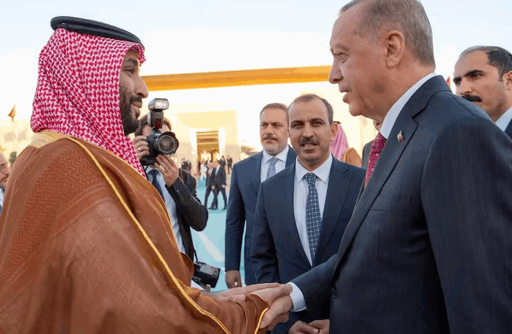 أردوغان لمحمد بن سلمان: سنواصل الوقوف إلى جانب السعودية