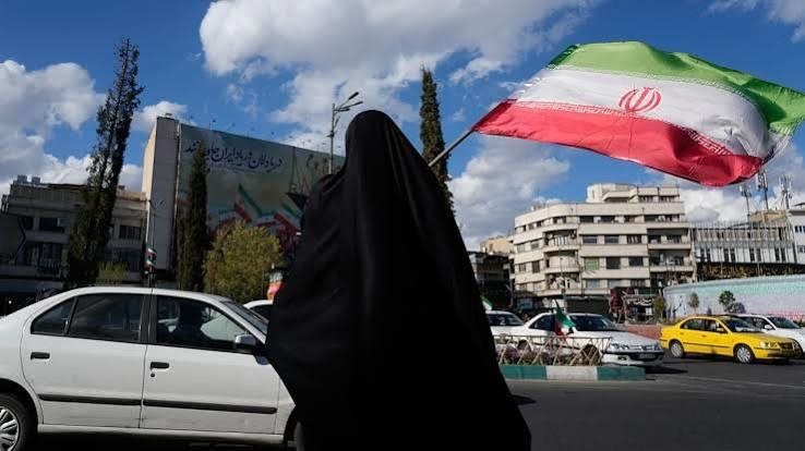صور الأقمار الصناعية ترصد تحرّكات عسكرية إيرانية لافتة.. هل تستعدّ طهران لجولة جديدة من الحرب؟