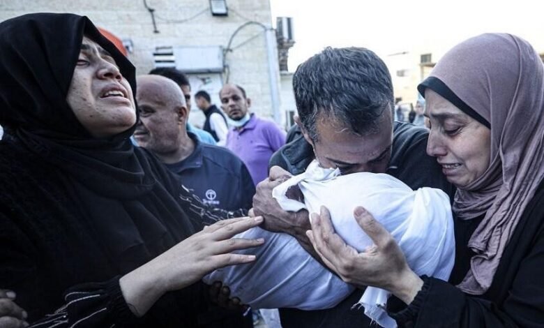 مقتل 3 فلسطينيين وإصابة آخرين بنيران وغارات إسرائيلية على غزة خلال 12 ساعة