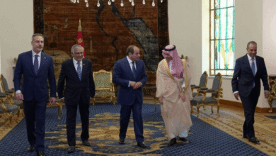 مصر تخلط الأوراق.. هل ستدخل "حلف مكة" وتساند السعودية؟
