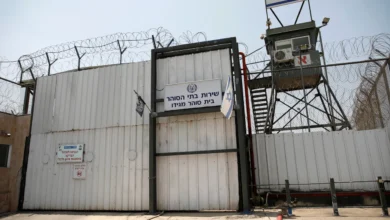 تفاصيل مأسوية عن انتهاكات بحق الأسرى الفلسطينيين.. ما كُشف خطير
