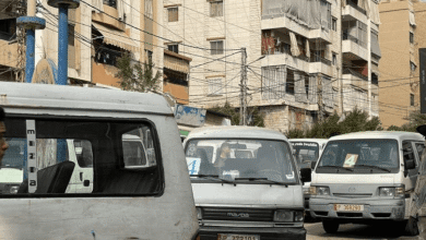 "مافيات النقل" في لبنان.. مَنْ يملك حق السيطرة على الطرق والركاب؟