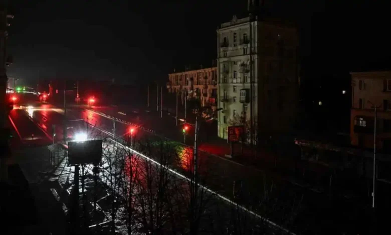زيلينسكي: روسيا تضرب منشآت الطاقة الأوكرانية و550 ألف أسرة بلا كهرباء