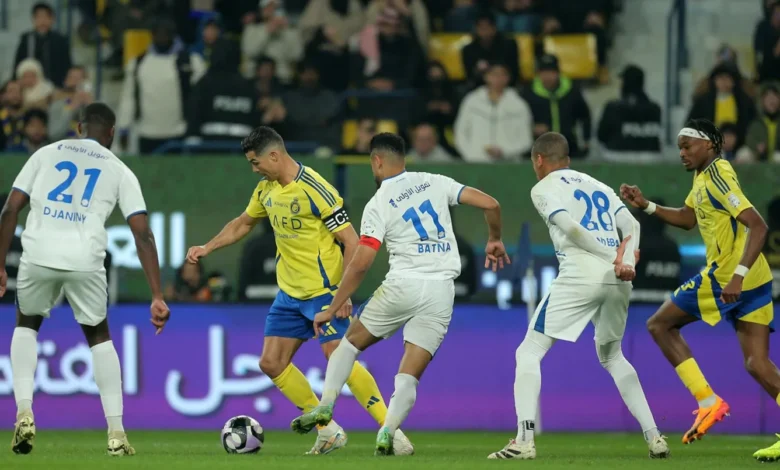 ساحر المغرب يشعل الإعلام السعودي بعد اقترابه من رونالدو