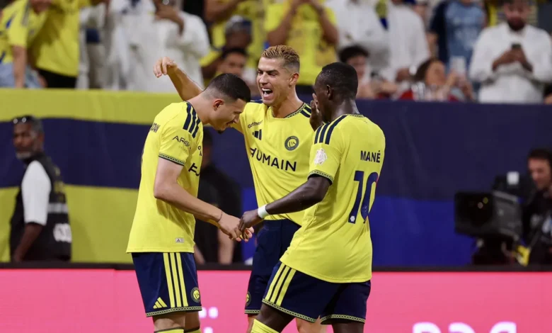 هل يتسبّب رونالدو في إقالة مدرب النصر من أجل صديقه؟
