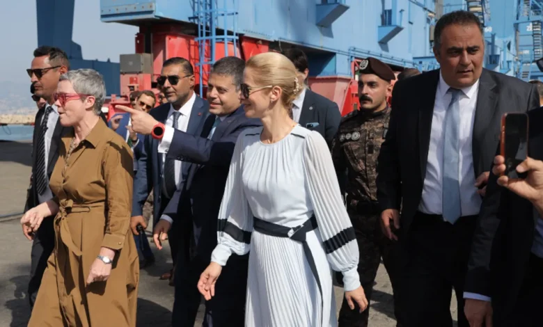 كالاس تجول في مرفأ بيروت... والنفّي: زيارة تشكل دليلاً على موقعه المحوري