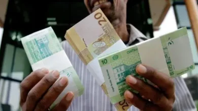 الجنيه السوداني يهوي إلى قاع جديد مع تفاقم الأزمة الاقتصادية