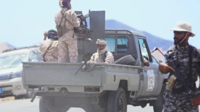 الحوثيون يستهدفون مطار عدن والتحالف يعلن تدمير صاروخ أطلق باتجاه الرياض