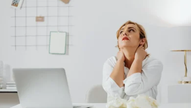 تمارين لمواجهة أضرار الجلوس الطّويل أمام الشّاشات