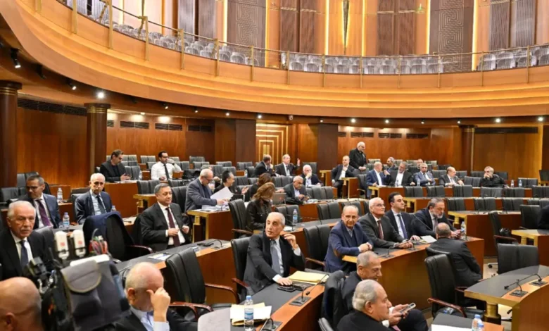 الرعاية الصحية الشاملة الالزامية أمام اللجان مجدداً: من يدير النظام؟