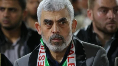مغردون يتهمون الاحتلال بالتحريض على عائلة يحيى السنوار بعد نشر رسالة نجله